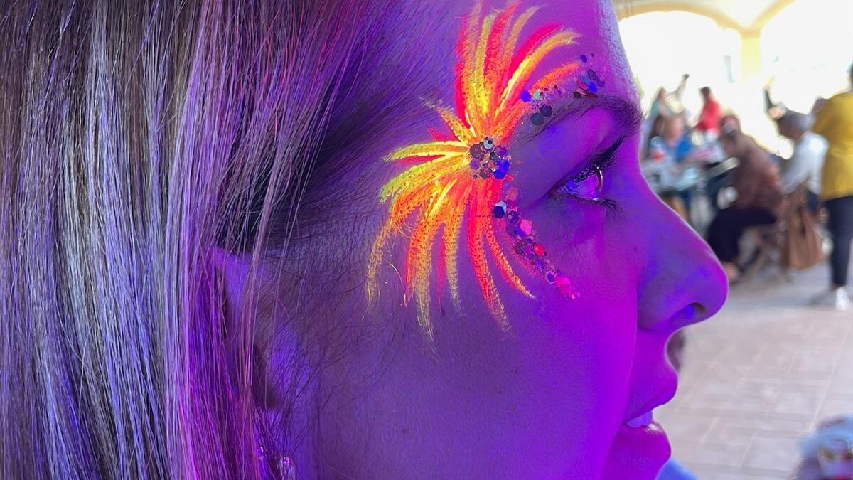 Maquillaje brillante para eventos Sevilla