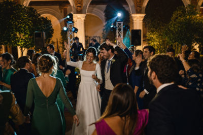 Fiesta de boda con sonido e iluminación profesional en Sevilla